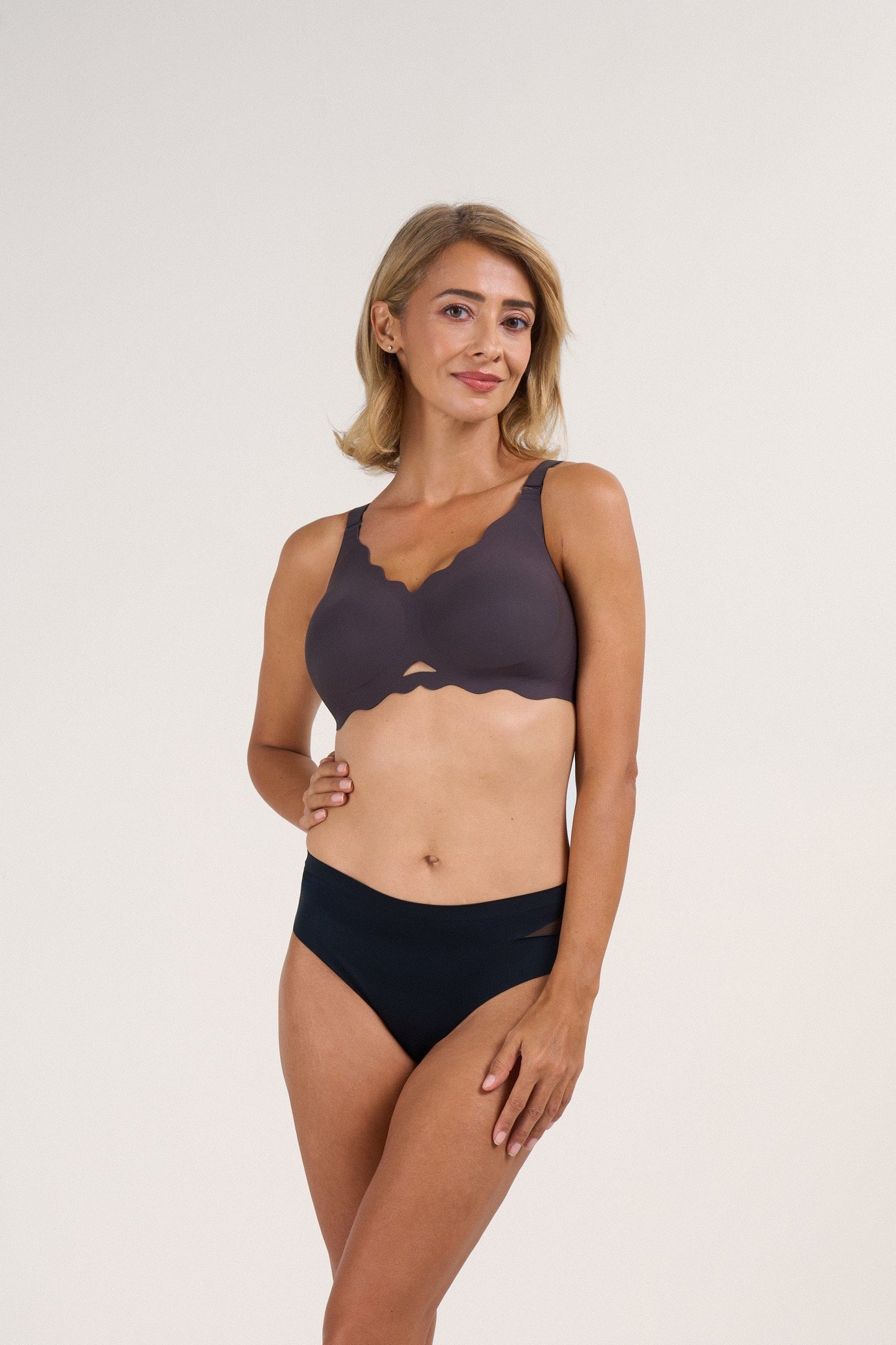 Scalloped Details Lift Bra