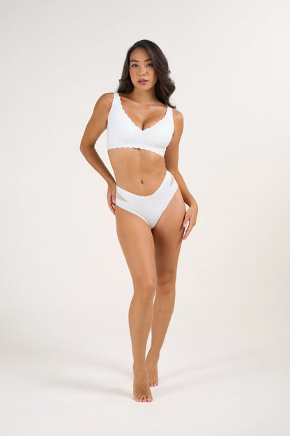 Scalloped Deep V Smooth Lift Bra