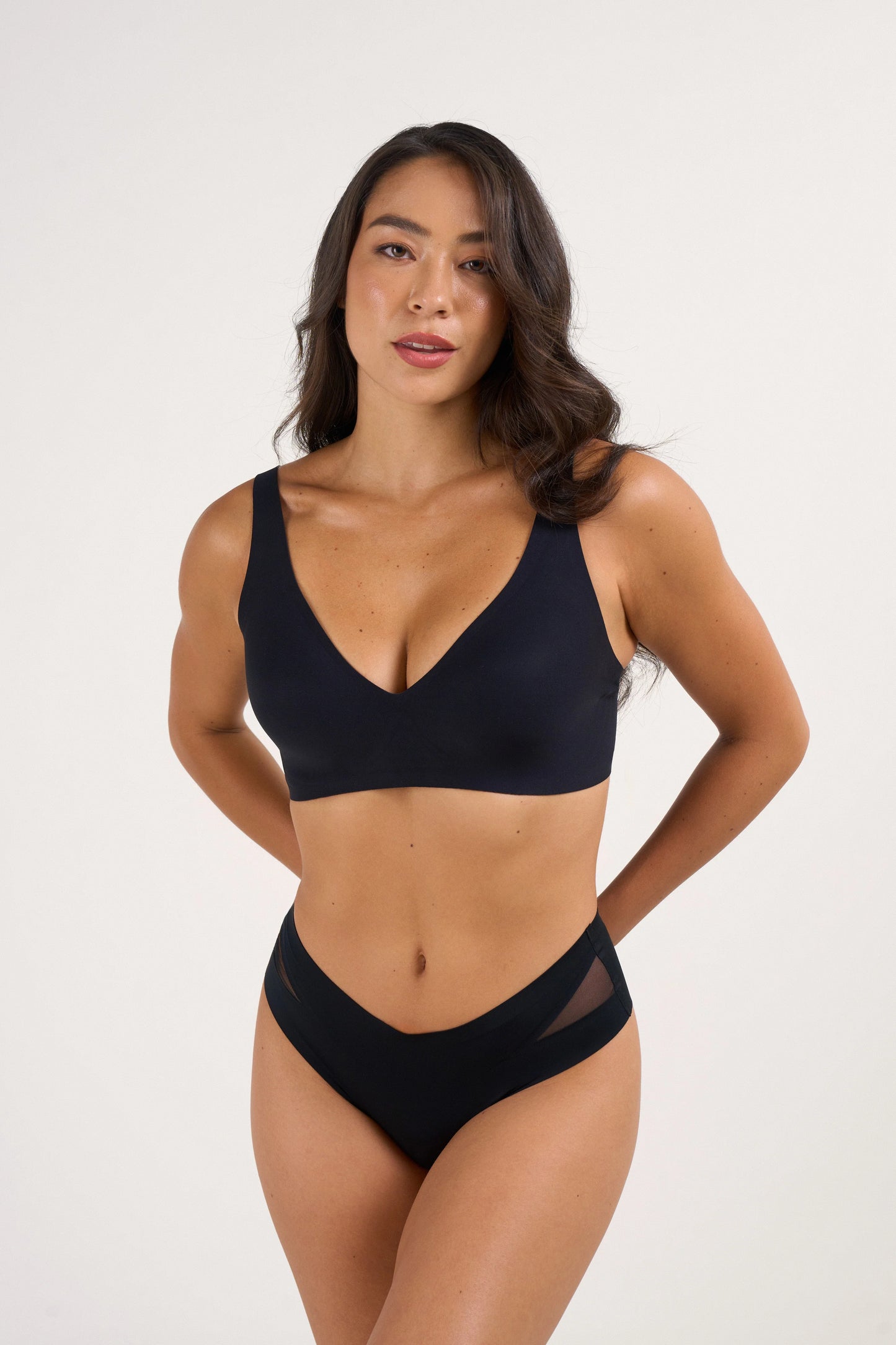Sarde Deep V Full Lift Bra
